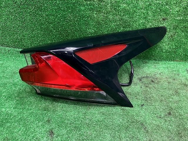 レクサス NX AYZ15 右テールランプ テールライト NX300H バージョンL スタンレー 78-2 81550-78020 085