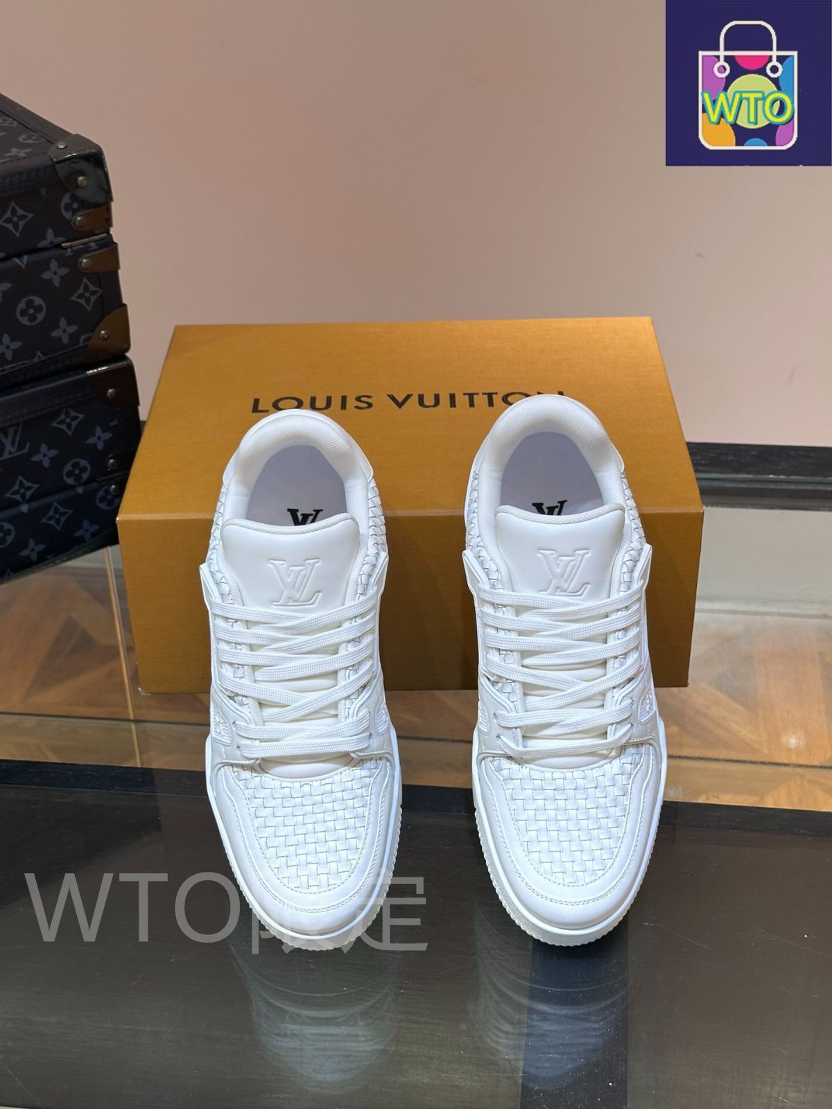 9800□Louis Vuitton スニーカー ホワイト 箱付　bc11yt 9800□Louis Vuitton スニーカー ホワイト 箱付 bc11yt - メルカリ