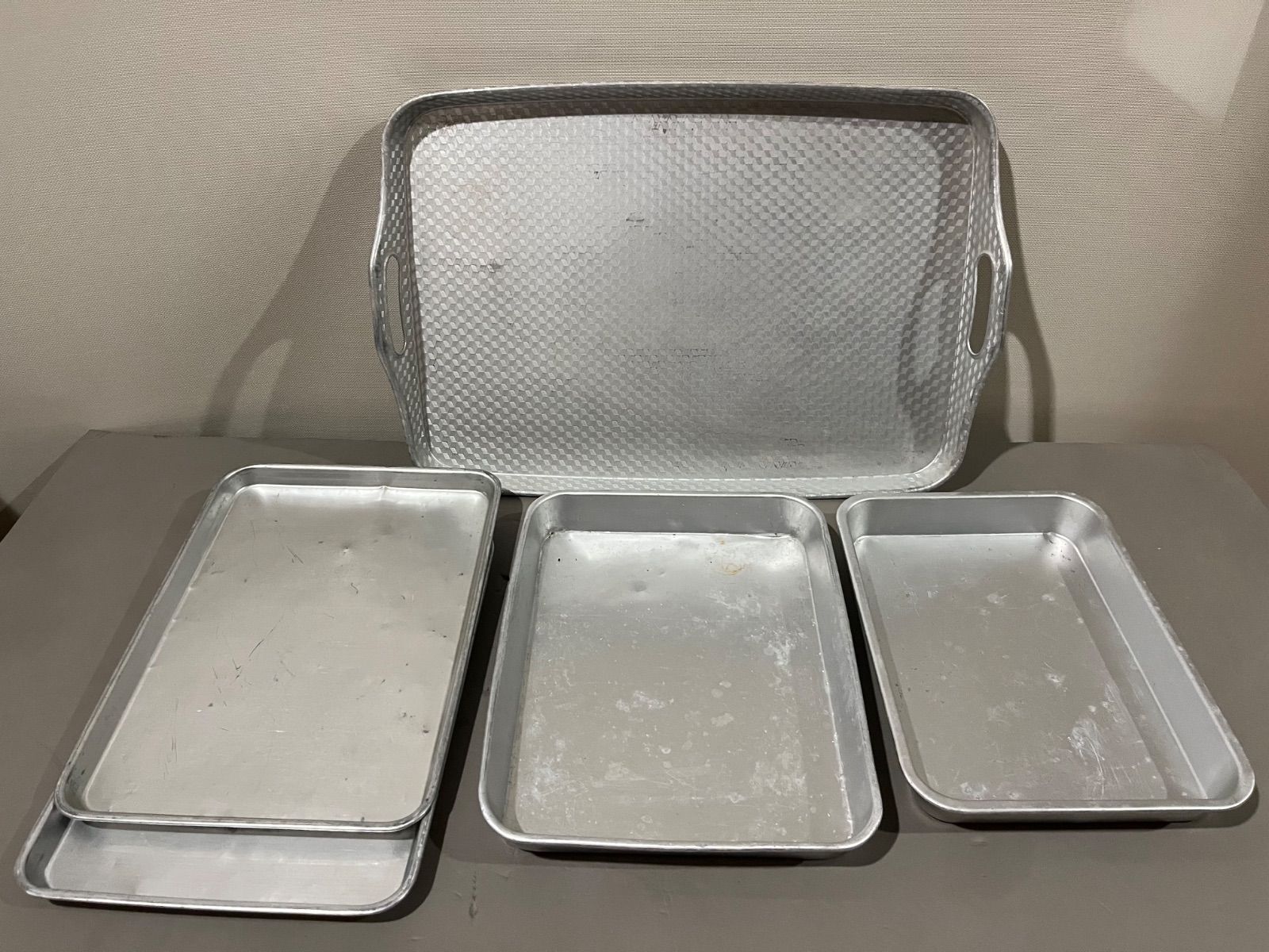 学校給食　アルミニウム製 バット　実使用品　販売用トレー等にいかが？ 学校給食 アルミニウム製 バット 実使用品 販売用トレー等にいかが？