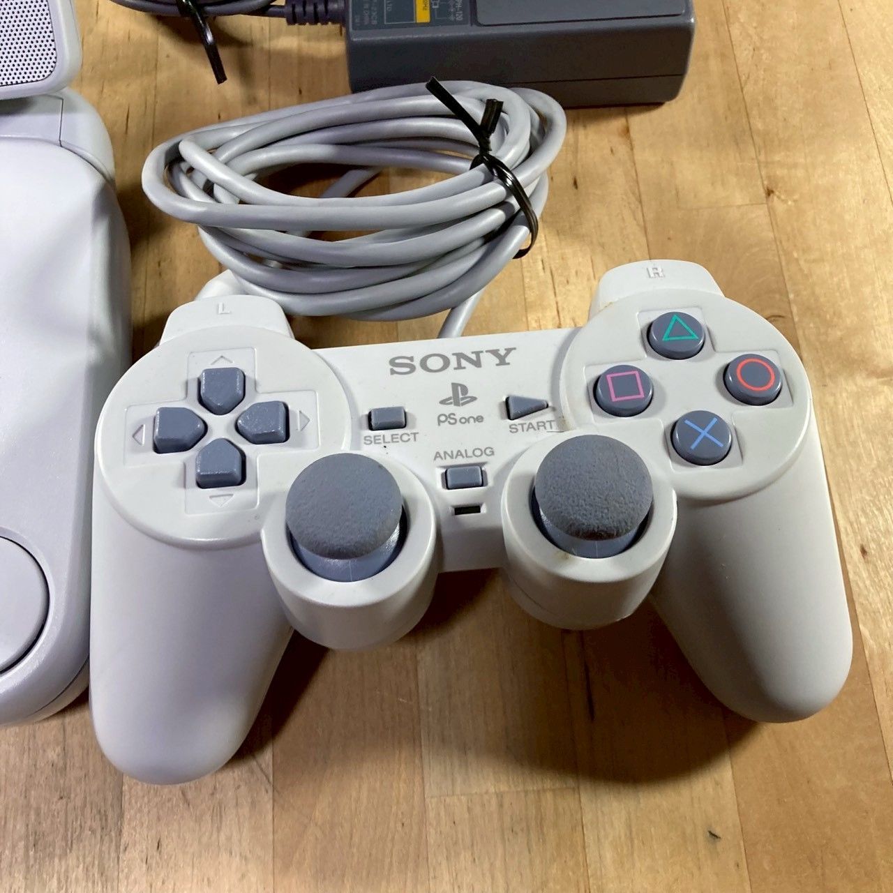 ジャンク PSone 本体 モニター AC コントローラー UP786_INFO