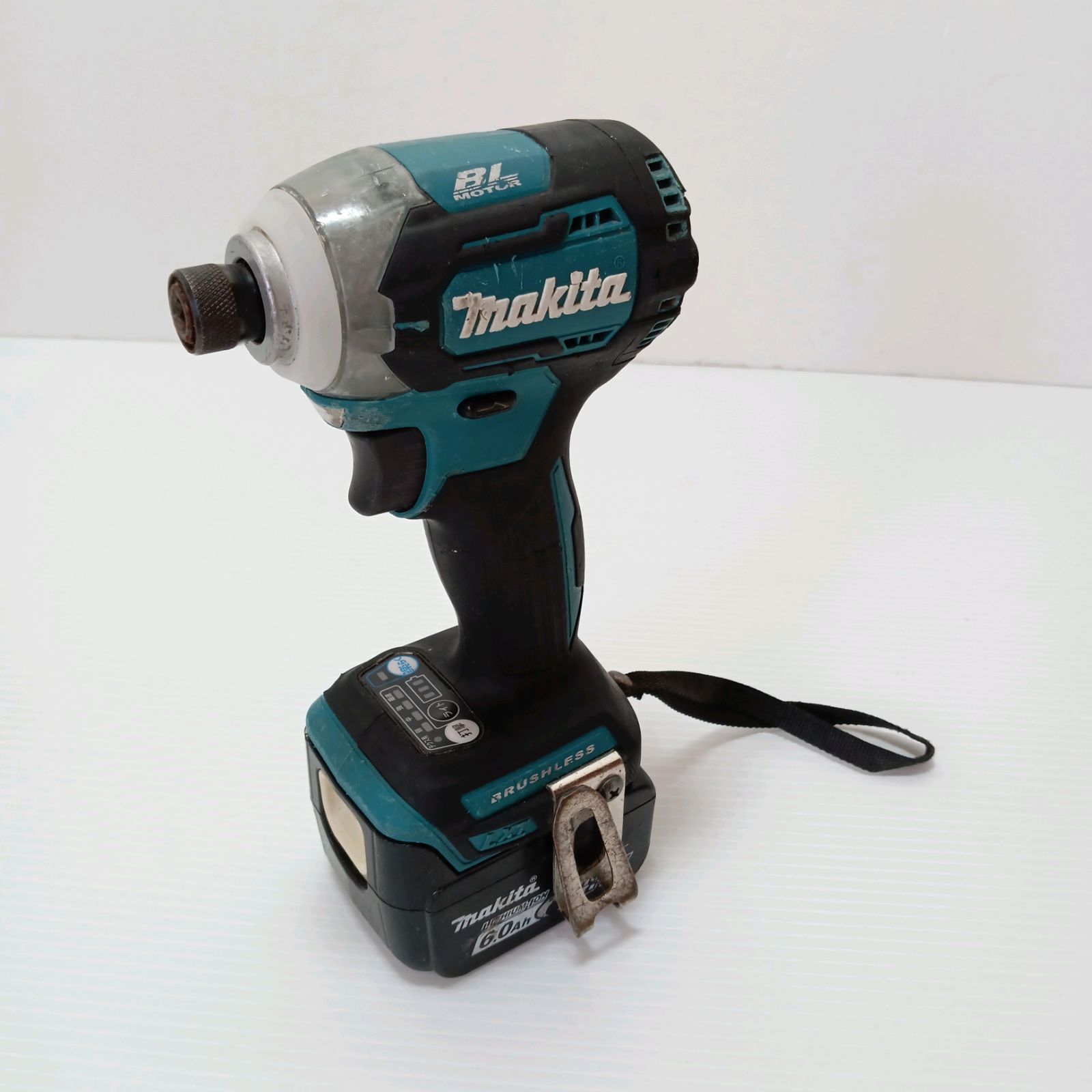 即購入OK！中古】14.4V 充電式インパクトドライバ TD160D セット品 