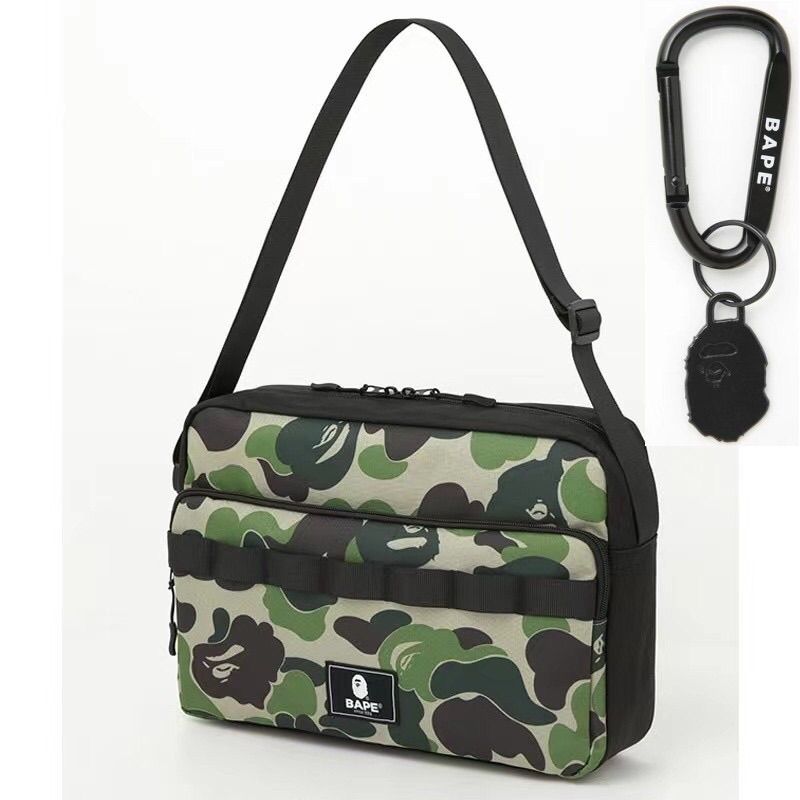 ついに入荷 BAPE A BATHING APE カモ迷彩ダッフルバッグ 付録品