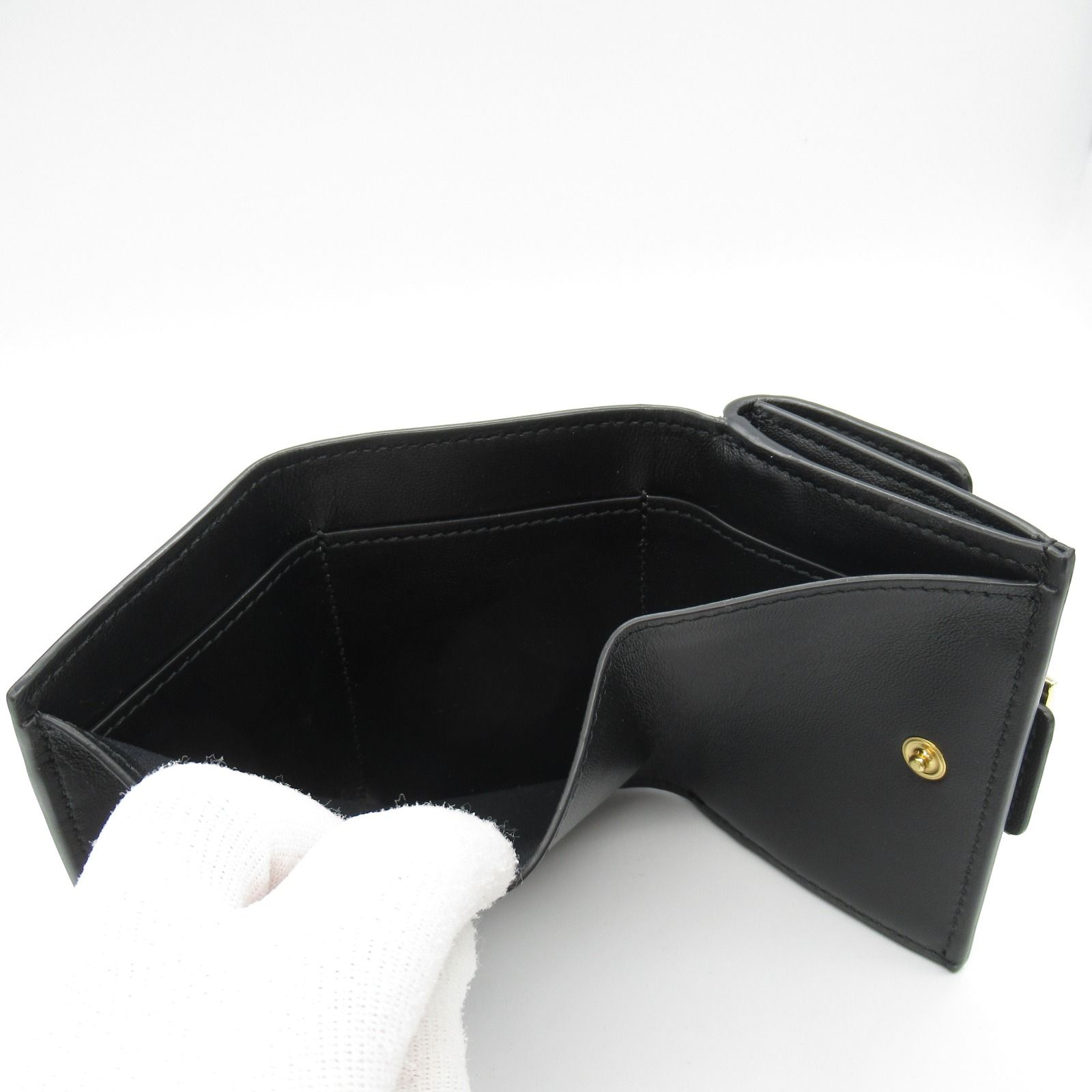 FENDI ブラックレザー 三つ折り財布 FENDI黒レザー三つ折り財布