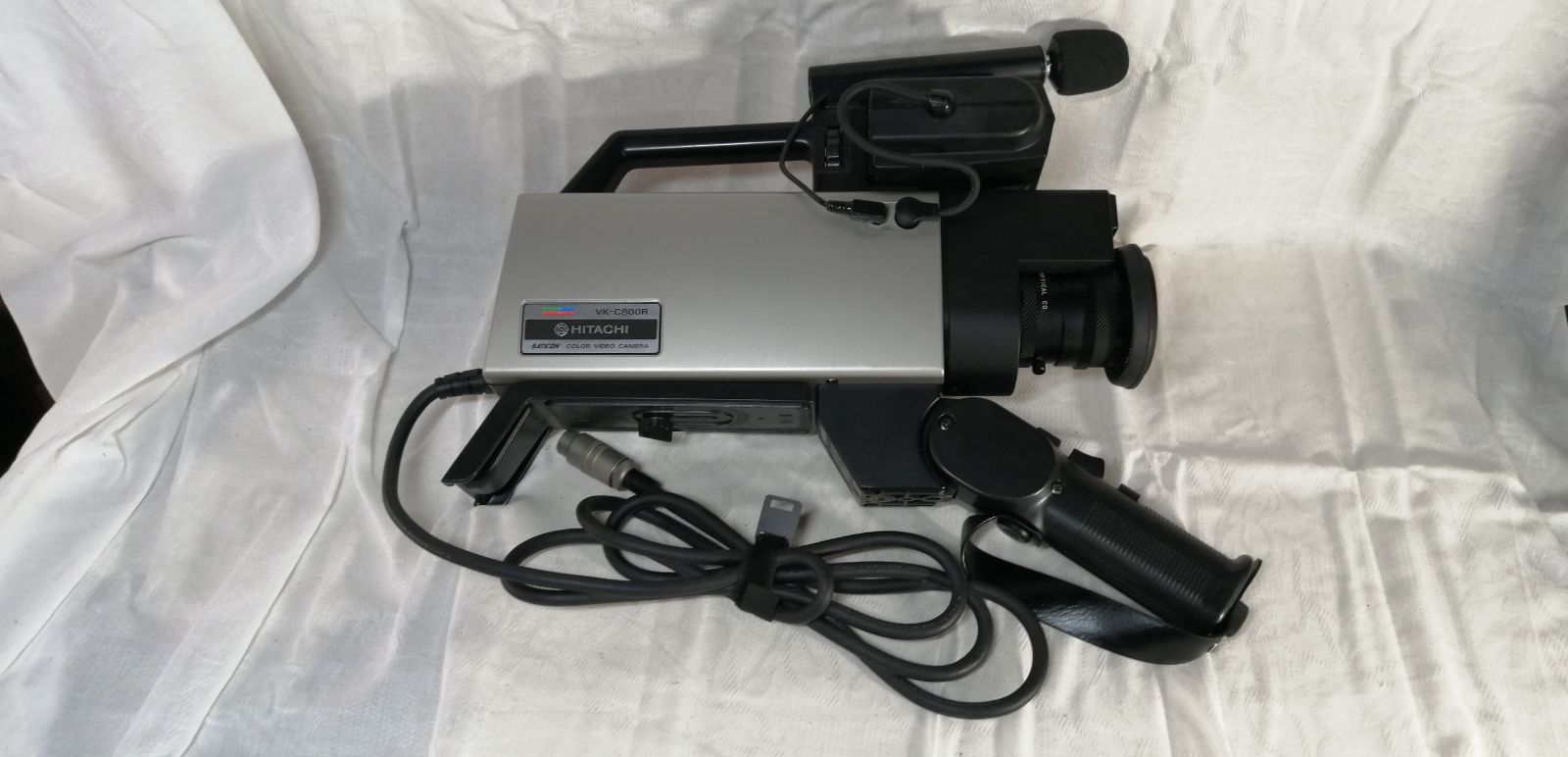 HITACHI VK-C800R - ビデオカメラ