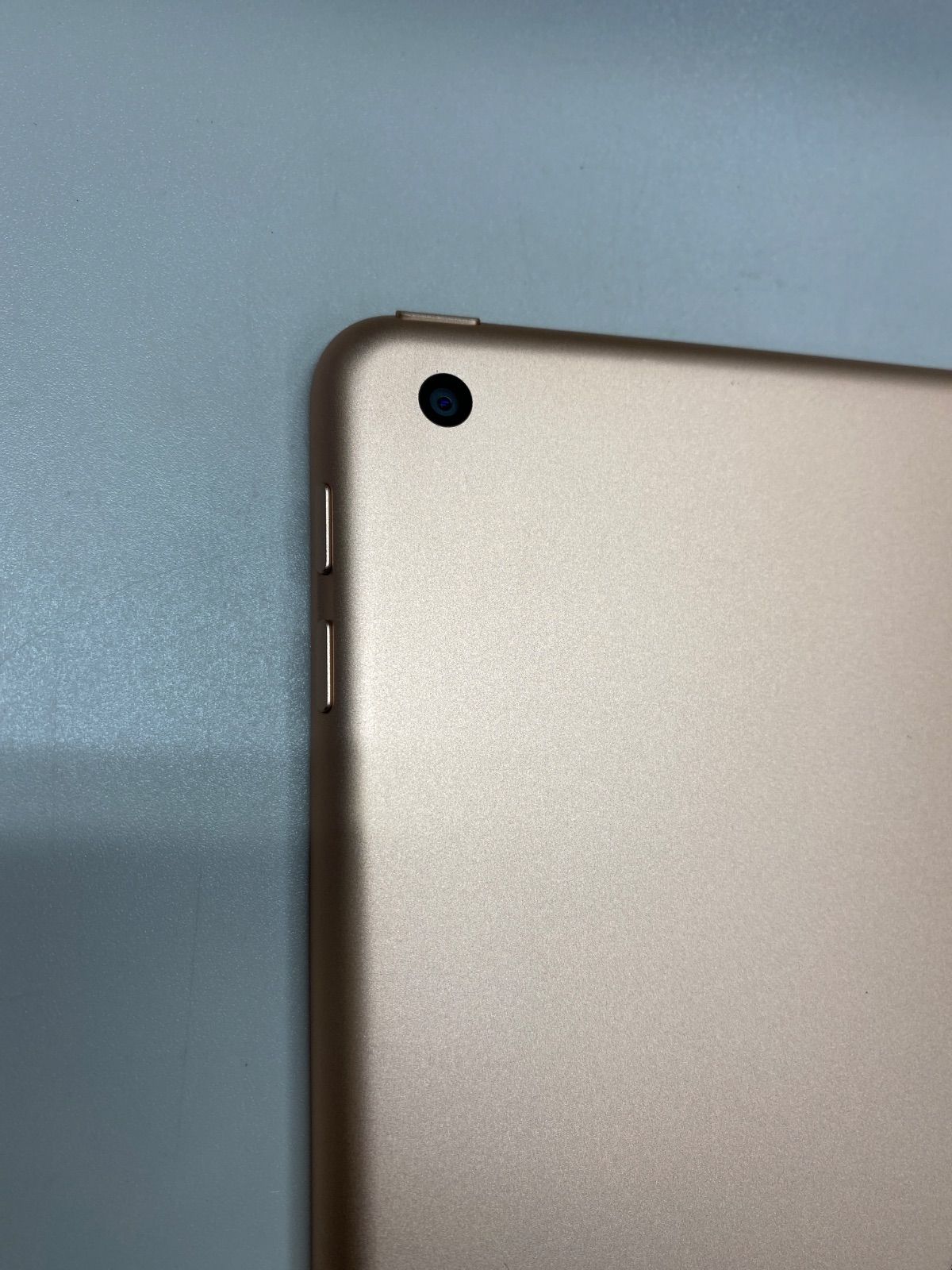 iPad 第6世代 32GB Wi-Fiモデル バッテリー残たっぷり98% A1893