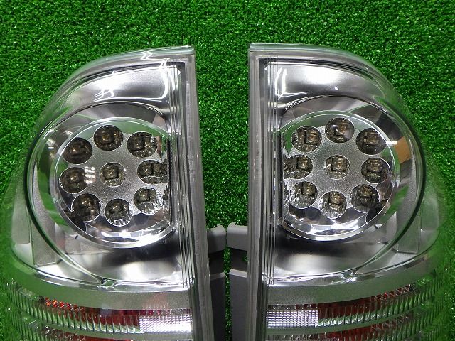 70ヴォクシー テール左右 ZRR70 75 前期 キラメキ 28-199 トヨタ LED玉切れなし 250924020