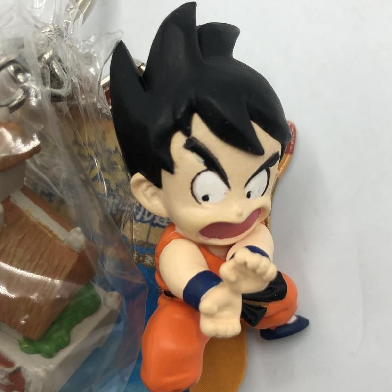 【未使用】ドラゴンボール ツインキーホルダー〜建造物編〜全5種 中古】[4種ｾｯﾄ]ドラゴンボール ツインキーホルダー