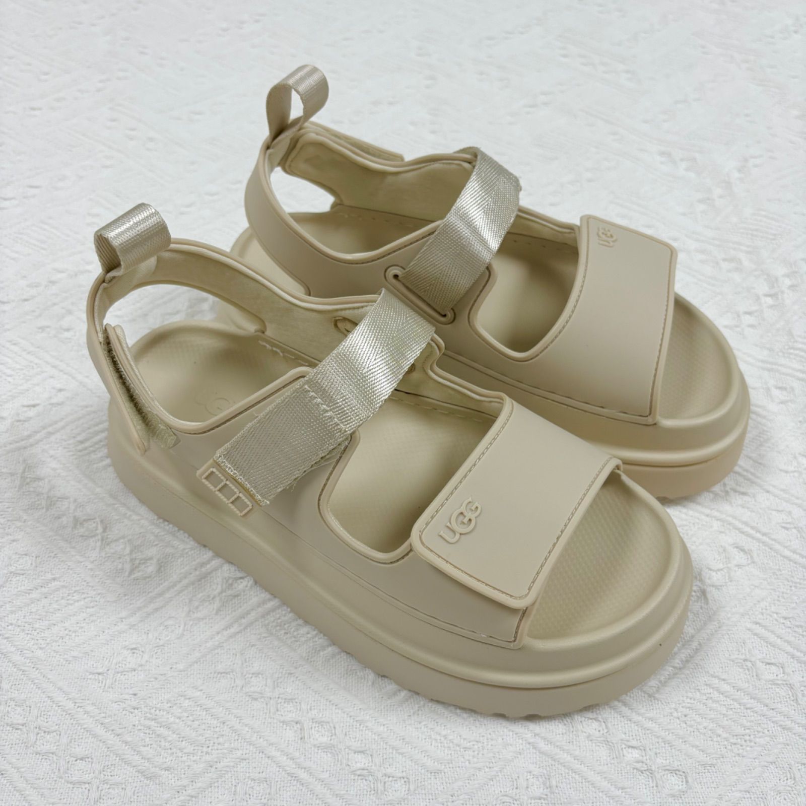 UGG アグ GoldenGlow ゴールデングロウ シーソルト 新品未使用 22cm 