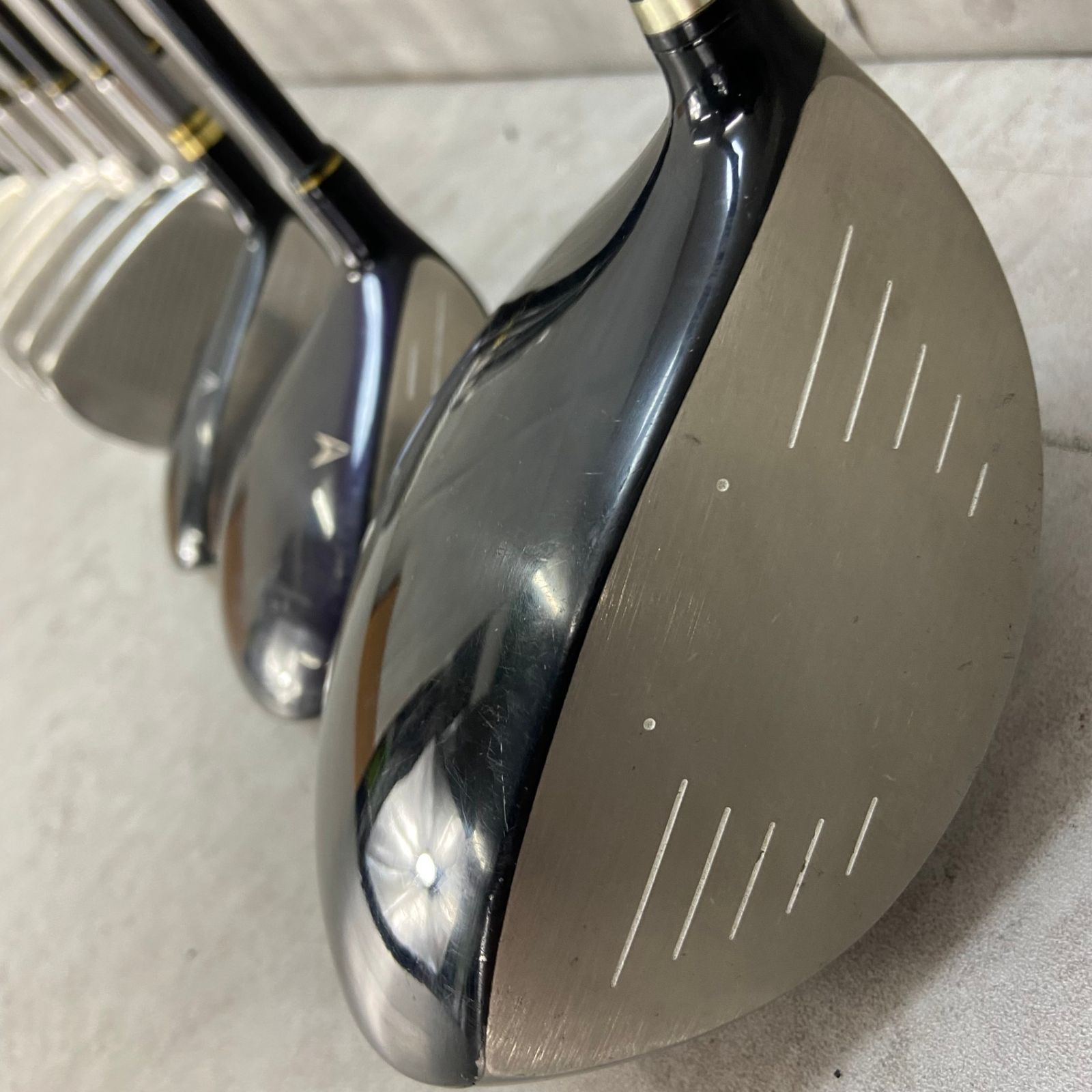 XXIO PUMA メンズゴルフ12本セット カーボン 右利き用 キャディ