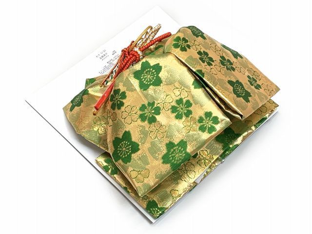 金ｘ緑 桜となでしこ