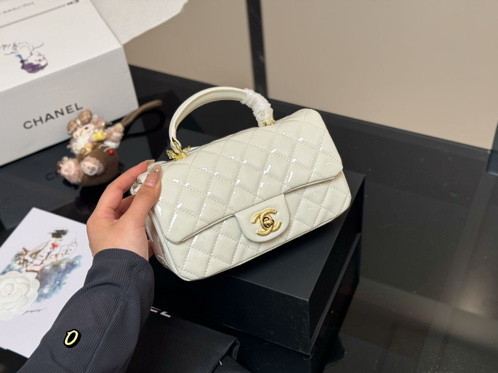 今日 Chanel mini CF handle 送料無料 在庫セール価格です