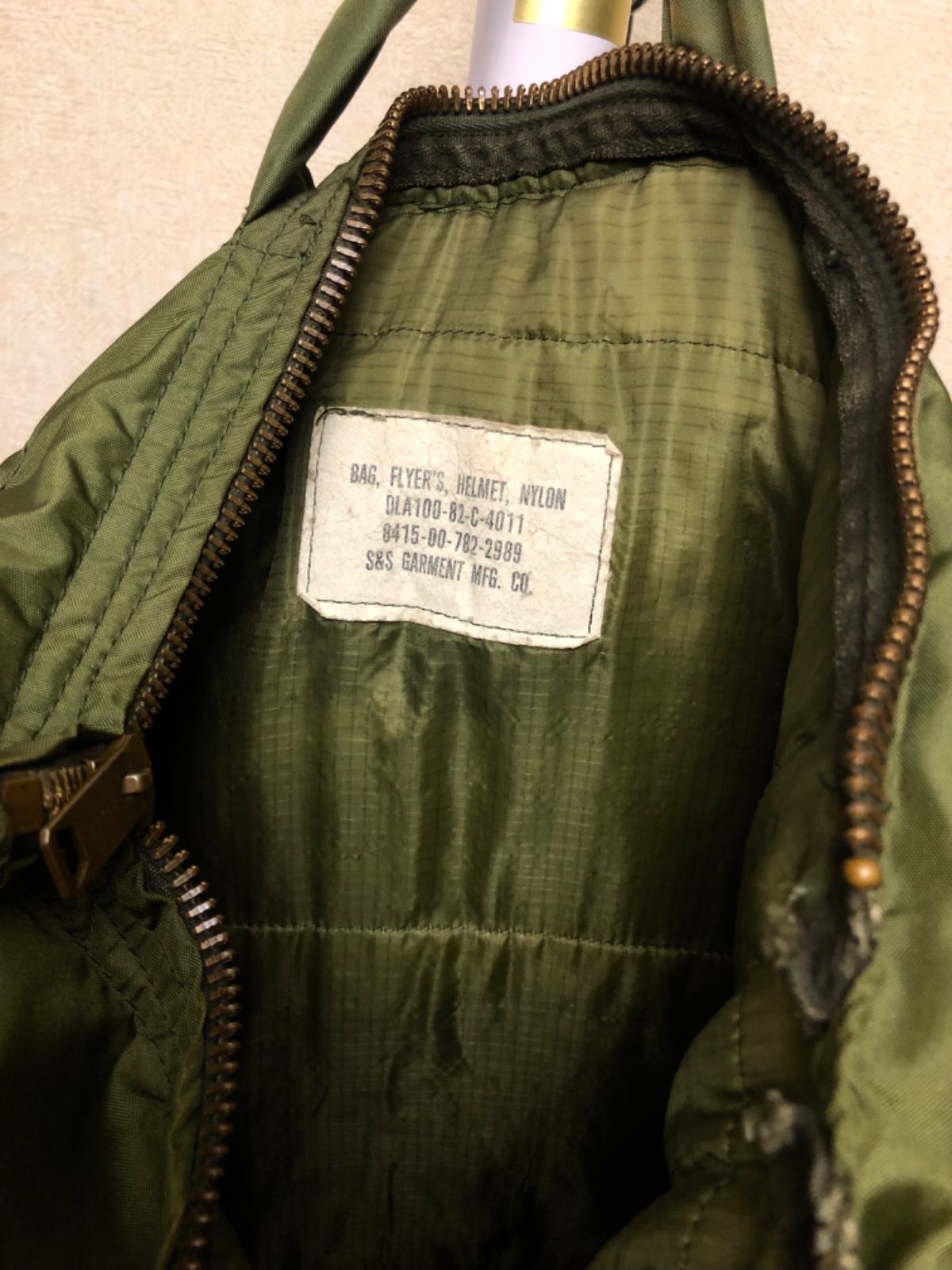 米軍82年製4th前期SCOVILL社製ブラスジッパーヘルメットバッグ極上美品