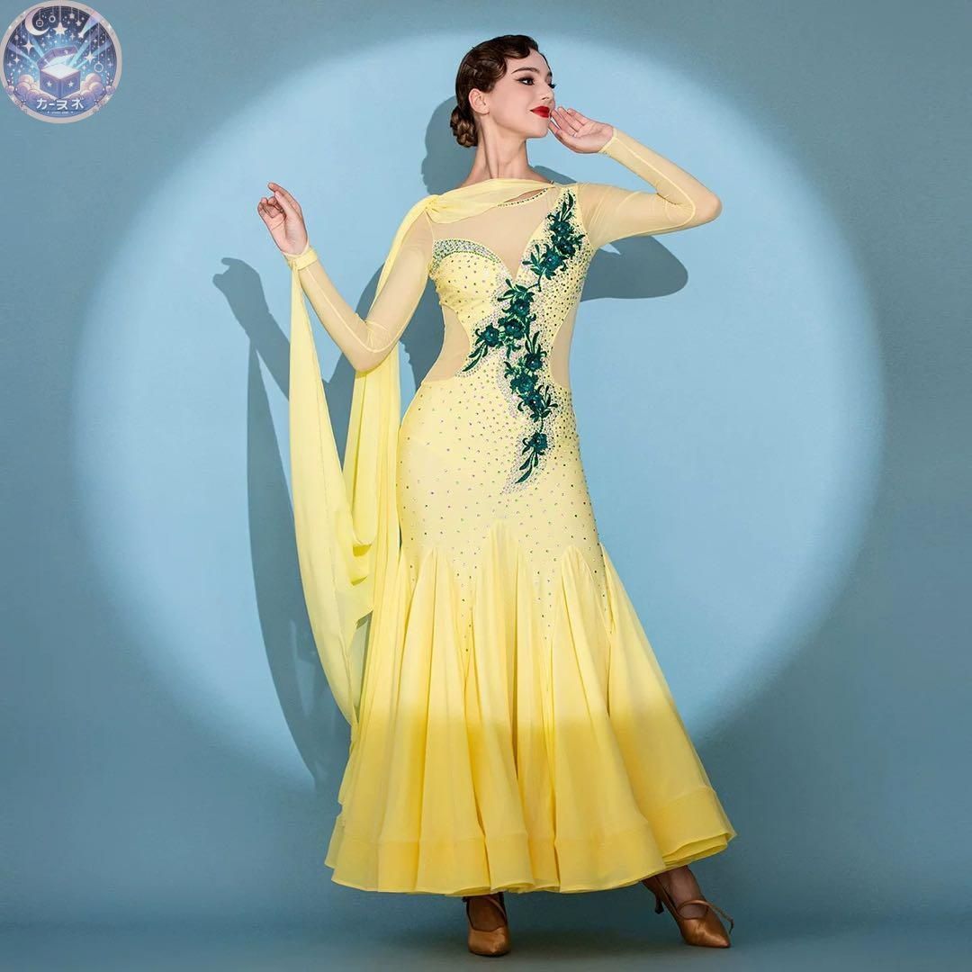 ダンスパーティーにオススメ 個性派ドレス