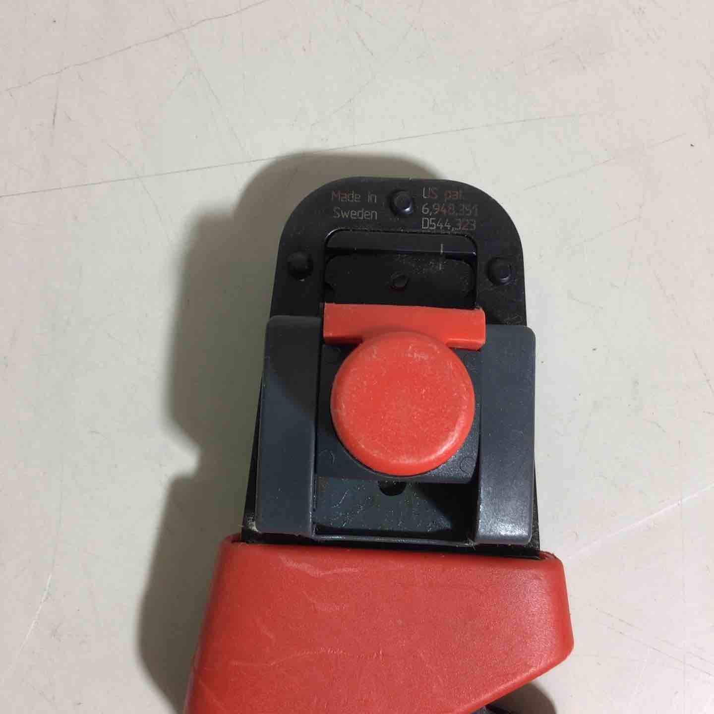 638190000B