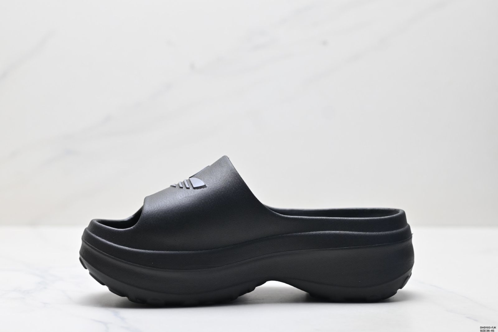 スリッポンサンダル