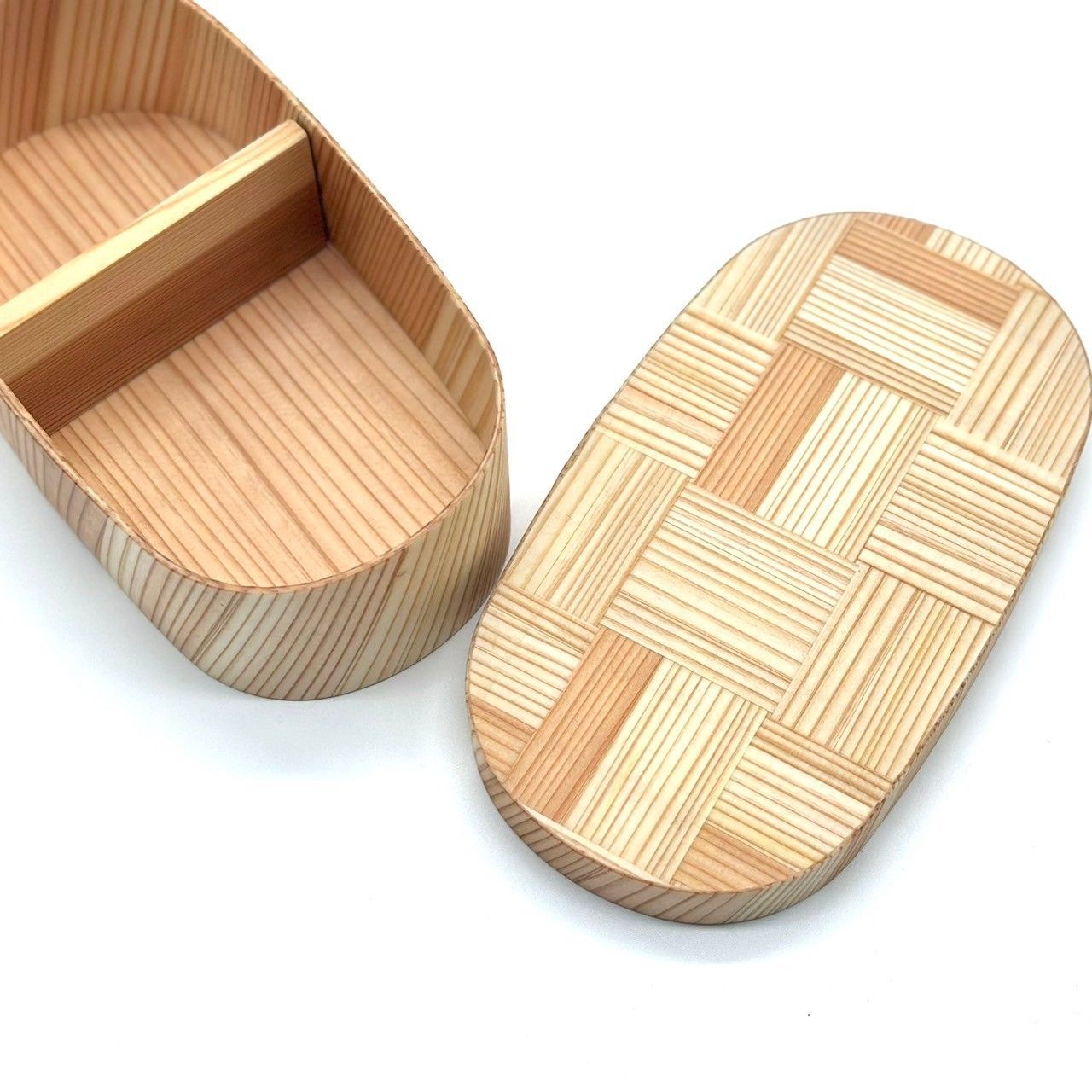 感のある 曲げわっぱ 弁当箱 九州杉 国産 網代 和柄 紀州漆器職人が仕上げました まげわっぱ お弁当箱 ランチボックス 日本製 かわいい カワイイ 天然杉 遠足 運動会 敬老の日 新生活 SKLAD-KIRPICHA_RU