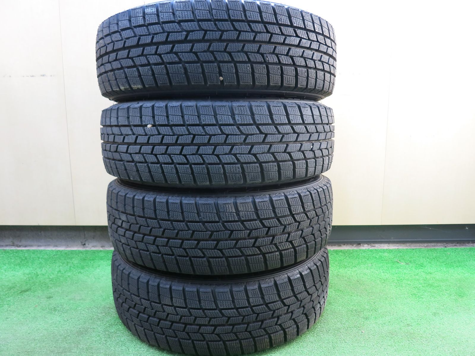 送料無料]超バリ溝！19年！キレイ！ほぼ10分☆スタッドレス 175/65R15