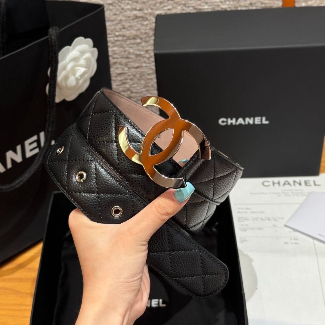 【機能的でコンパクト★アレンジ自在♪】CHANEL ベルト バッグ 注目の新デザイン】機能的で重宝☆CHANEL☆クラッチバック