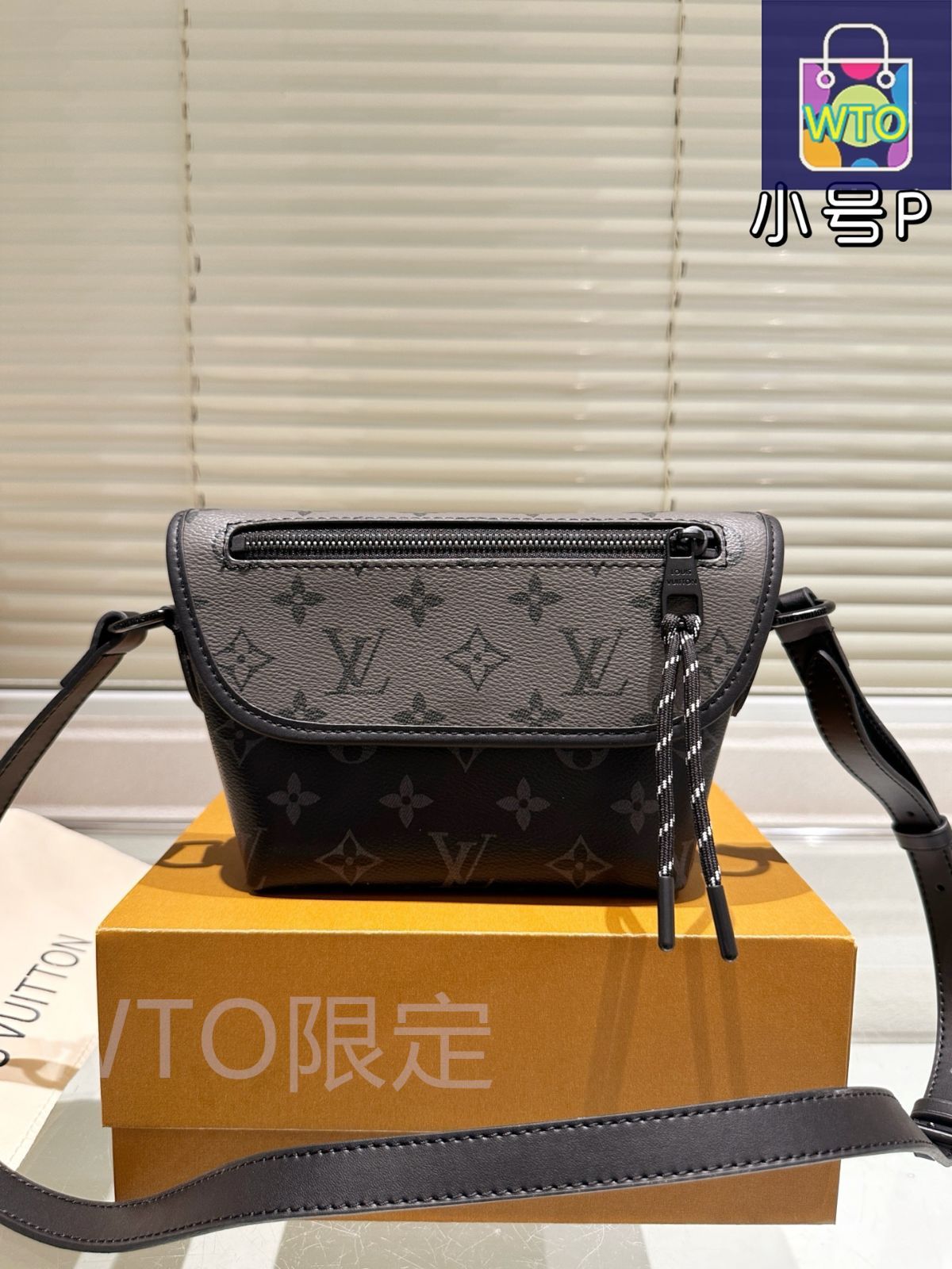 単三電池で動くPENTAX K-m ダブルズーム、ハンドストラップつき ハンド