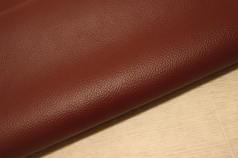 ワインレッド 210ds クロム革 牛革 国産 レザー シボ型押し はぎれ 一枚革 レザークラフト 革 皮 本革 diy 生地 材料