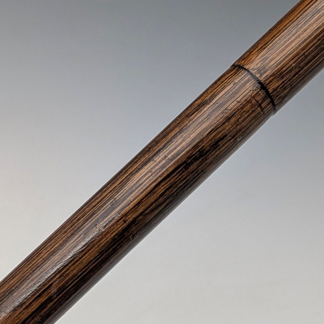 1914年 英国アンティーク ブラウンシャフト 曲がりハンドル 純銀装飾 ステッキ 杖 85cm J Howell&Co 1914年 英国アンティーク ブラウンシャフト 曲がりハンドル 純銀