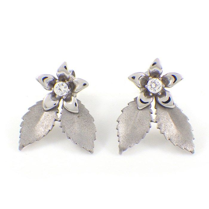 スタージュエリー STAR JEWELRY ピアス フラワー リーフ