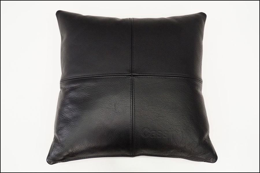 Cassina IXC カッシーナ・イクスシー 本革フェザークッション　茶色 新品!Cassina IXC カッシーナ・イクスシー 】本革フェザークッション