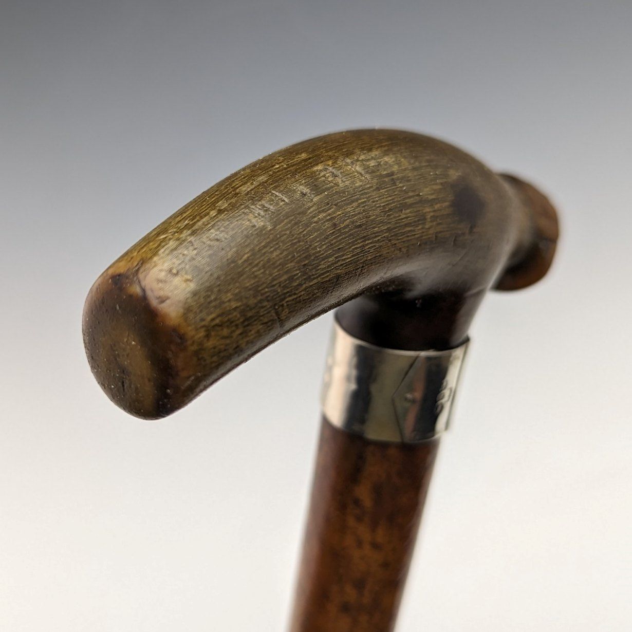 1895年 英国アンティーク 紳士用ステッキ 軽量マラッカ藤 ホーンクラッチハンドル 81cm