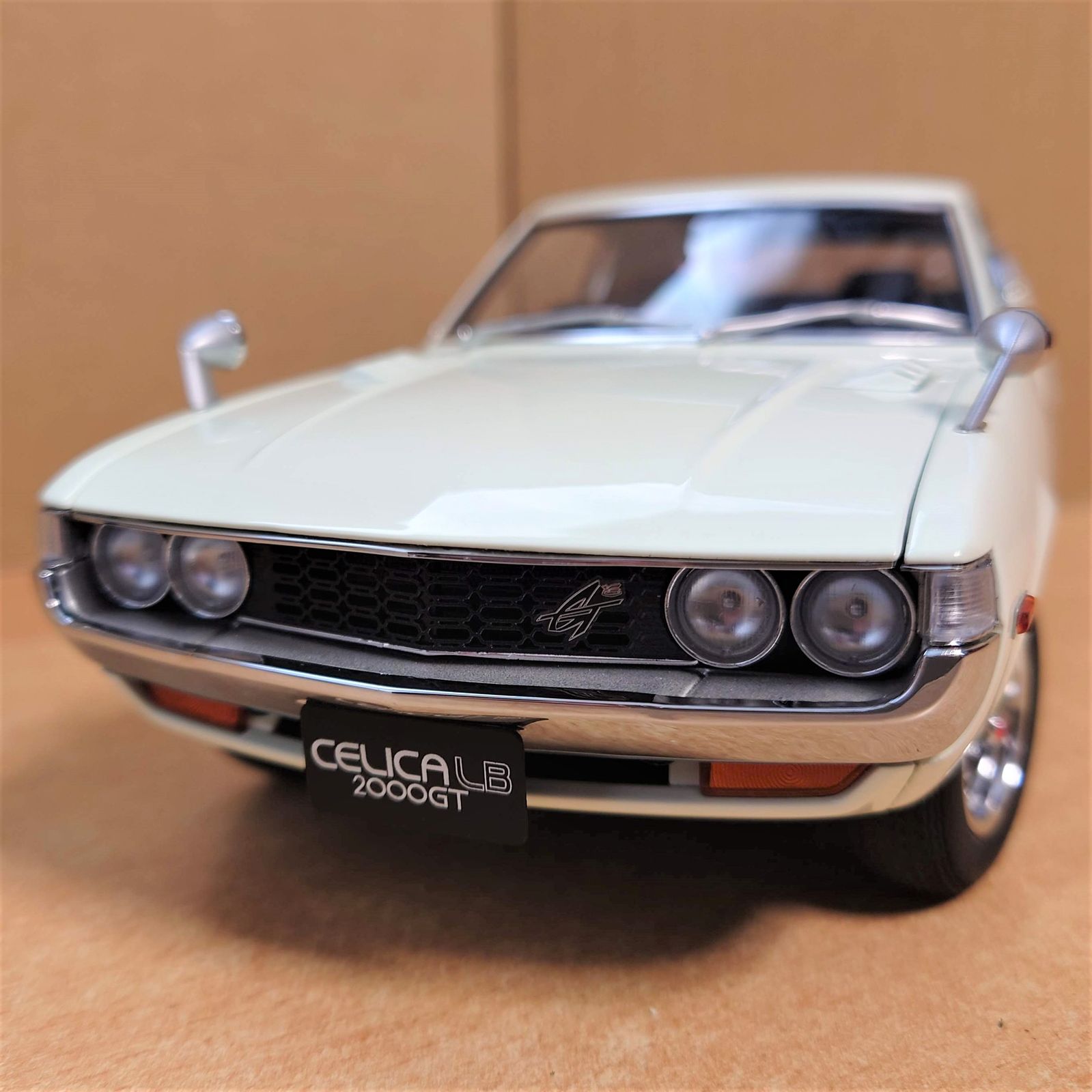 【最新作低価】オートアート 1/18 トヨタセリカLB 2000GT(ダークパープル) ミニカー