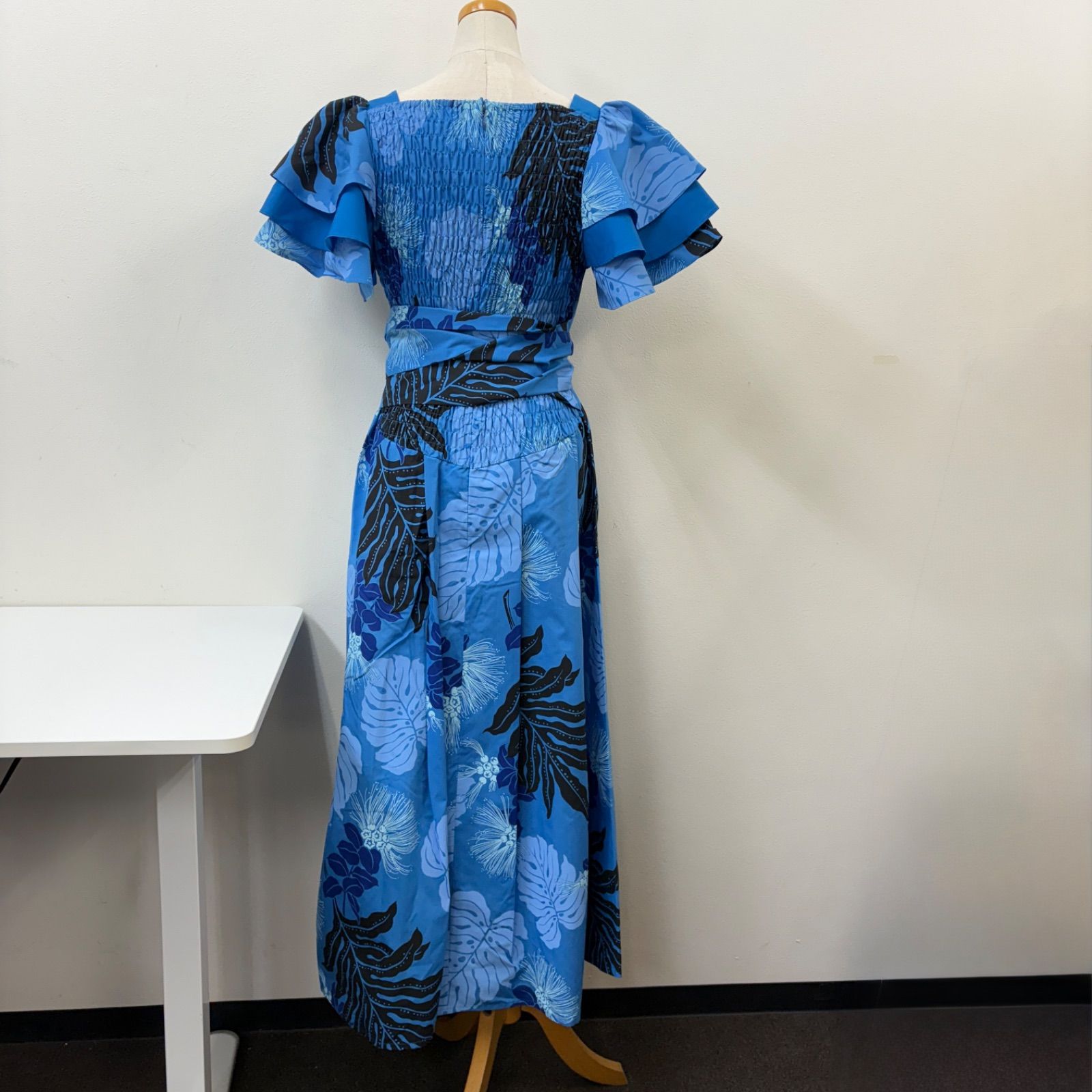 【美品 日本製 フラダンス衣装】ブルー Paondor ワンピース ドレス 青 日本製 フラダンス衣装】スカイブルー Paondor ワンピース