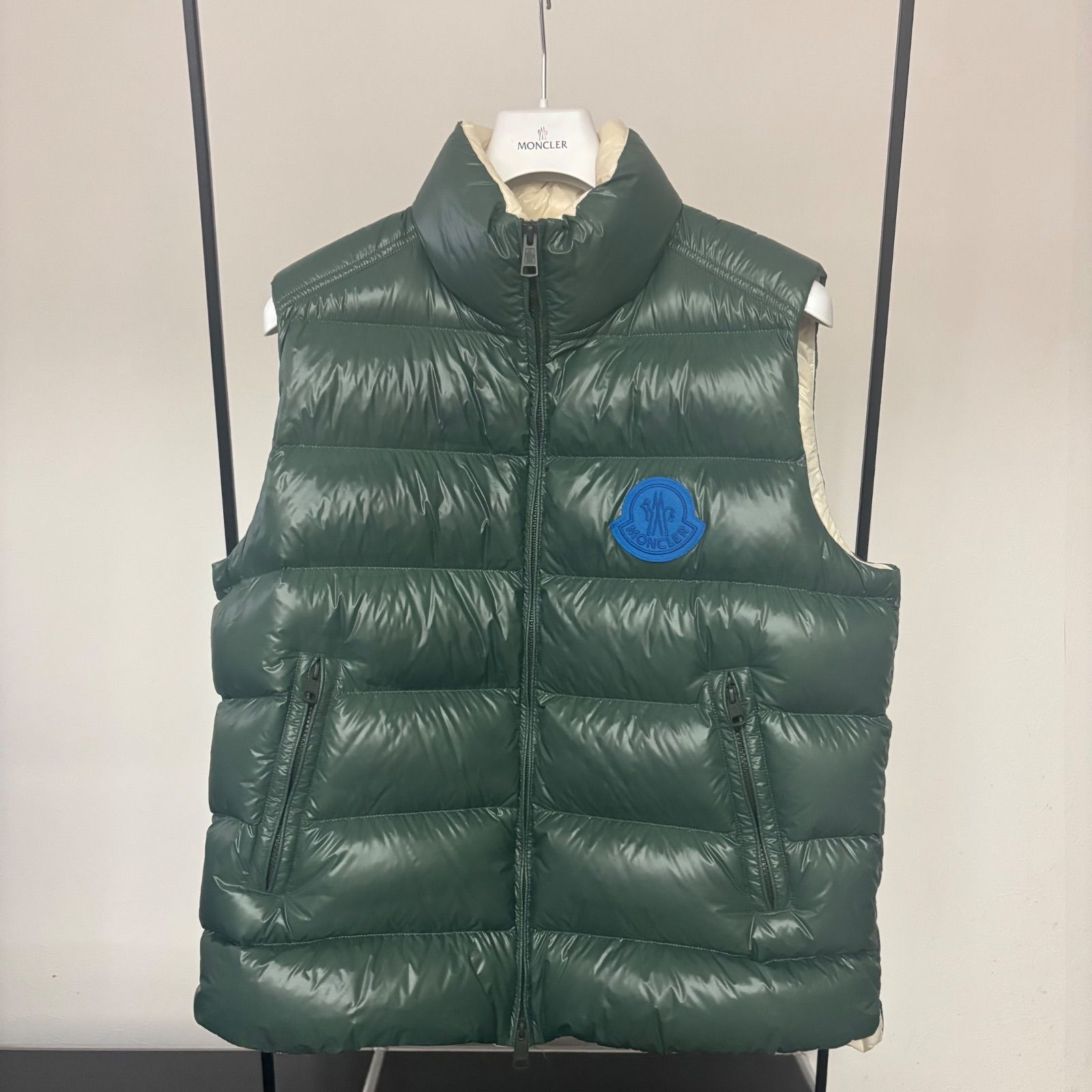 MONCLER ビッグロゴ PARKE ダウンベスト グリーン 3