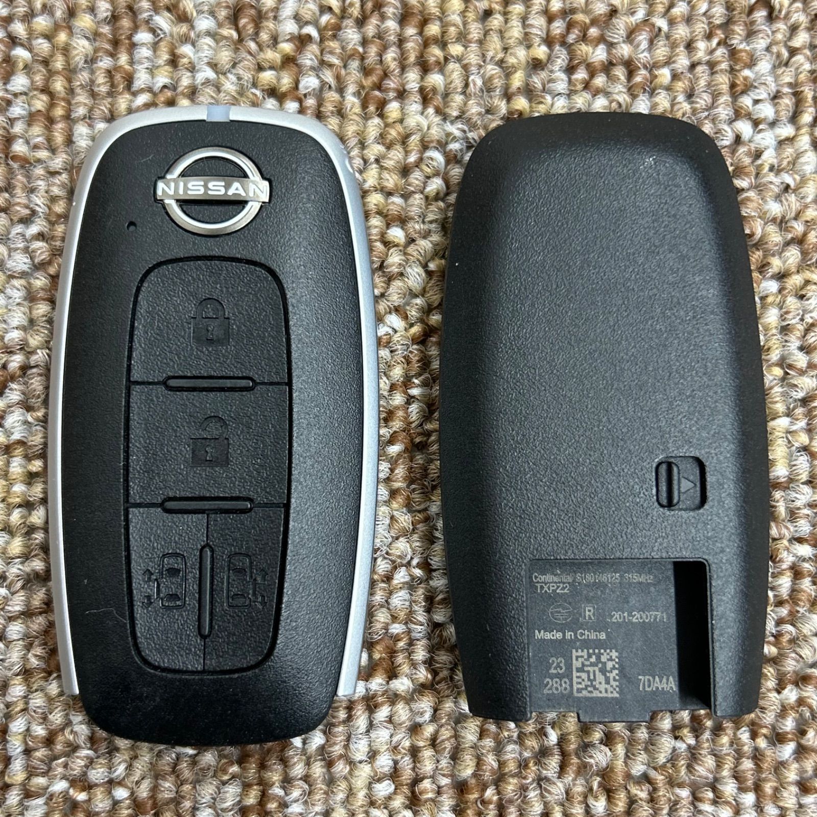 ☆希少☆スマートキー 4ボタン 日産 セレナ 201‐200771 S180146125
