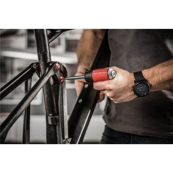  PB SWISS TOOLS ピービースイスツールズ 14点組 レバーグリップ C 6ドライバービット付トルクドライバーセット ケース付 トルク設定範囲 Nm 3.2-16.0 8326.SETB 1 ドライバービット ドライバー