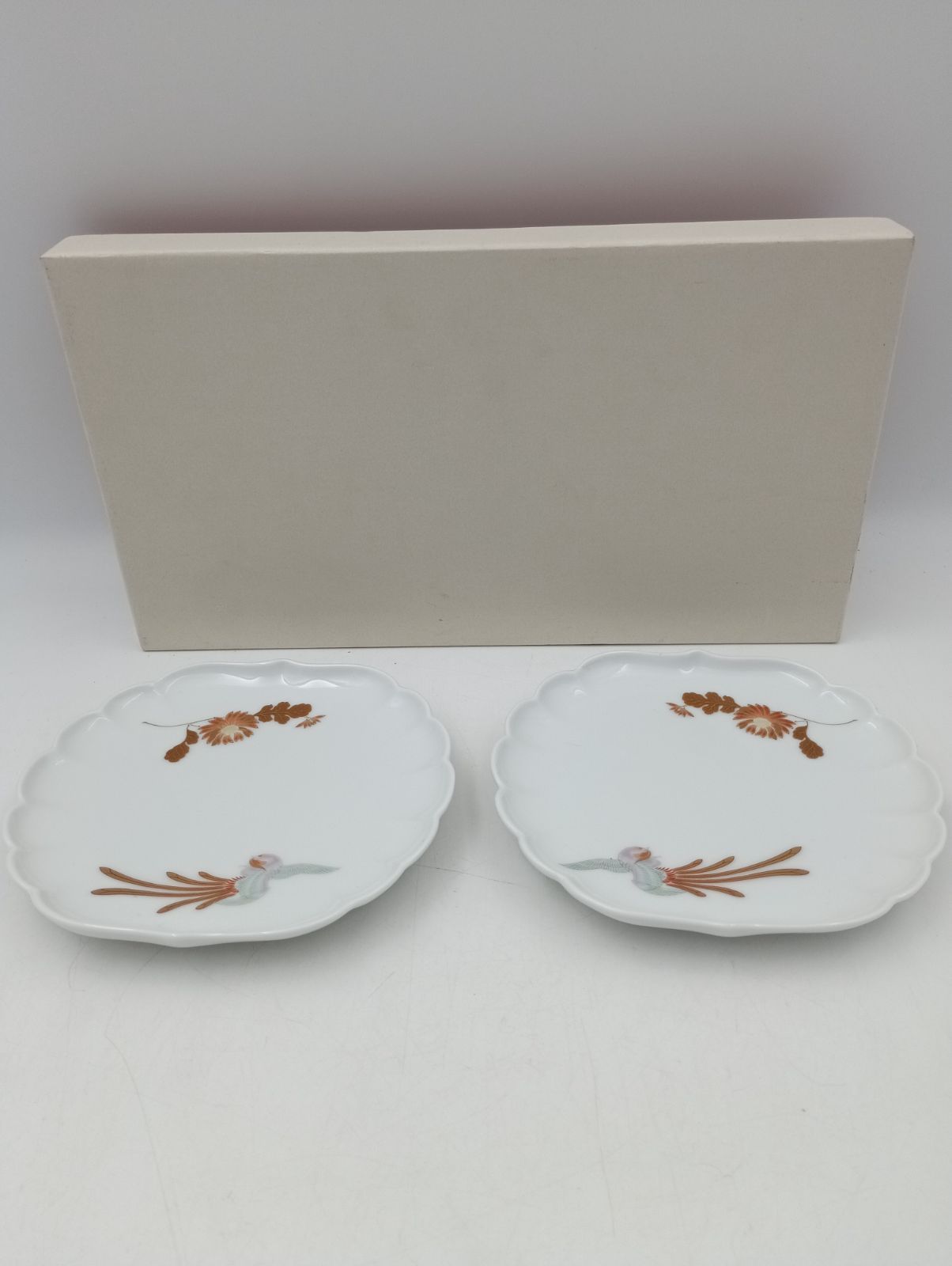 【新品未使用木箱しおり付】 深川製磁　摘み草　6皿セット　皿　鉢　宮内庁御用達 木箱しおり付 深川製磁 摘み草 6皿セット 皿 鉢 宮内庁御用達 宮内庁