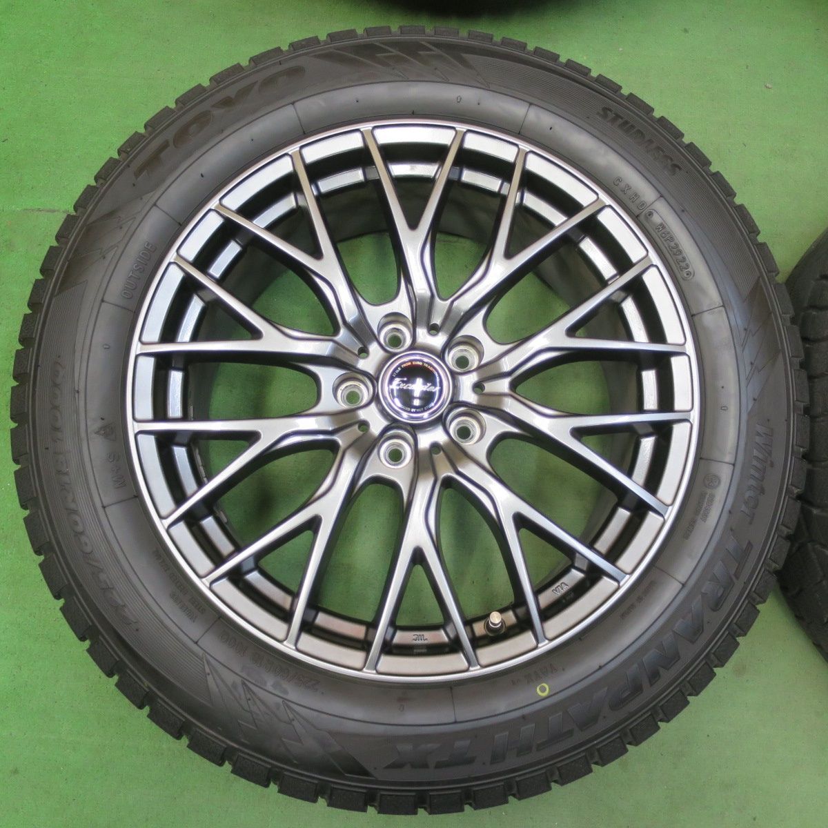 スタッドレス