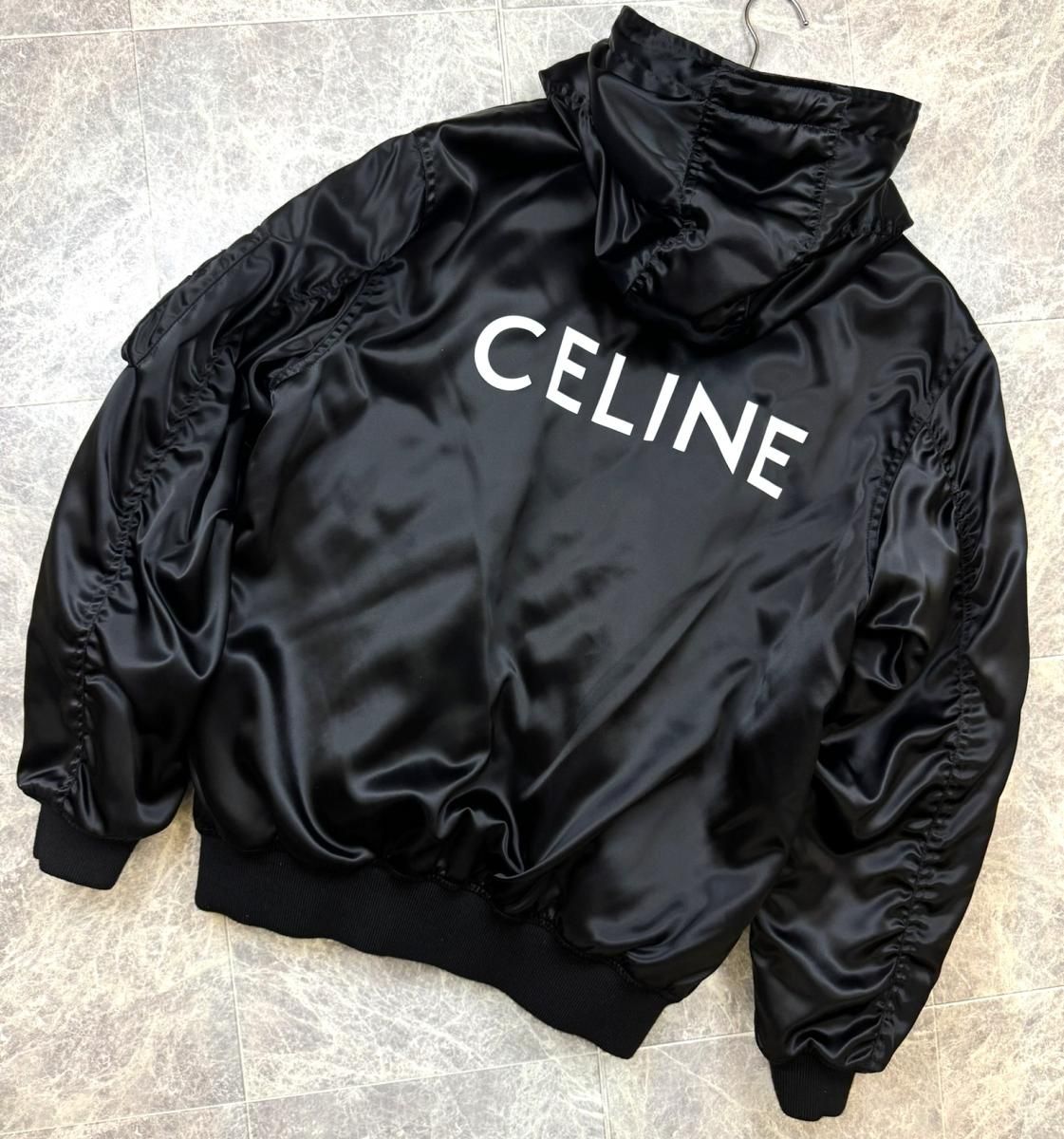 23AW 定価41万 CELINE （セリーヌ） ボンバージャケット / サテン仕上げナイロン ブルゾン フード付き ブラック 中綿ブルゾン  2W749048S エディ期 - メルカリ