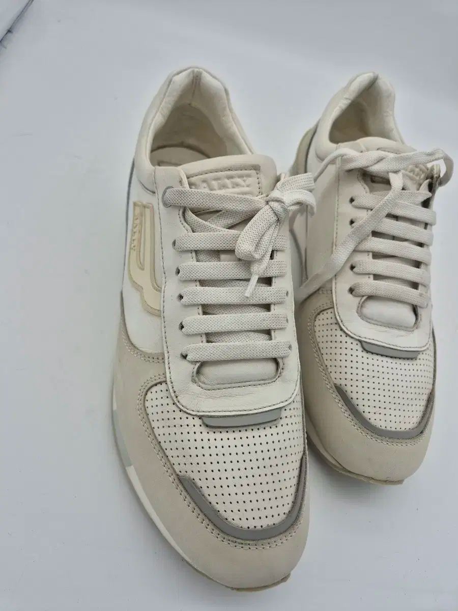 BALLY バリー スニーカーズ 275 カーバル 280 それは です