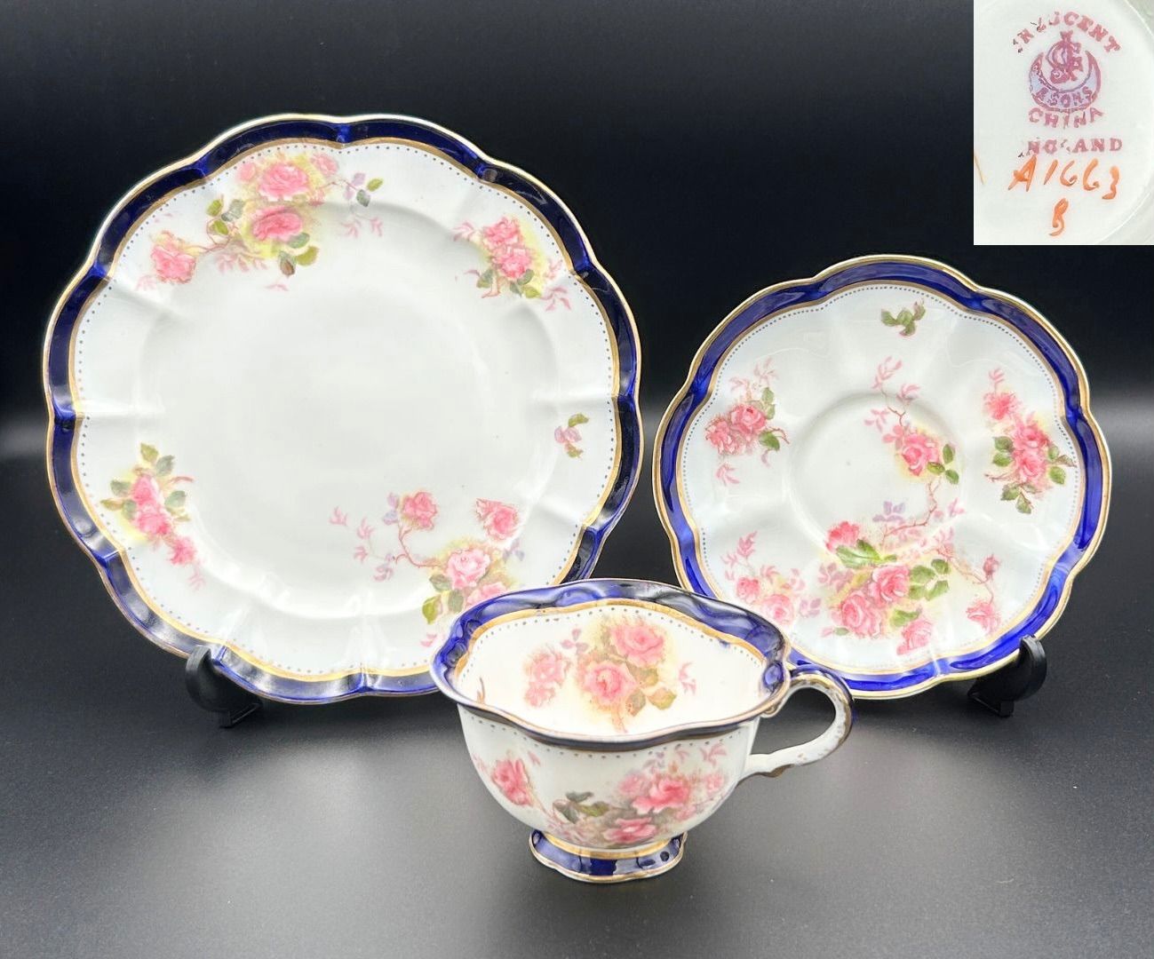 George Jones - Sons ジョージ ジョーンズ トリオ アンティーク 英国製 コバルト金彩 薔薇文 波打つ縁 優美なデザイン 1900年代初期頃 F028