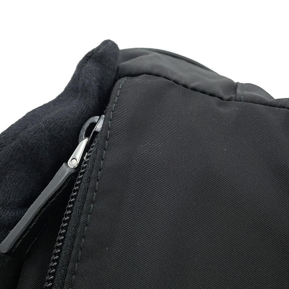 Re-Nylon トラベルポーチ