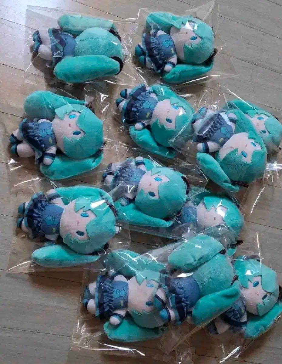 未開封 新品) 初音ミク 人形 キーリング