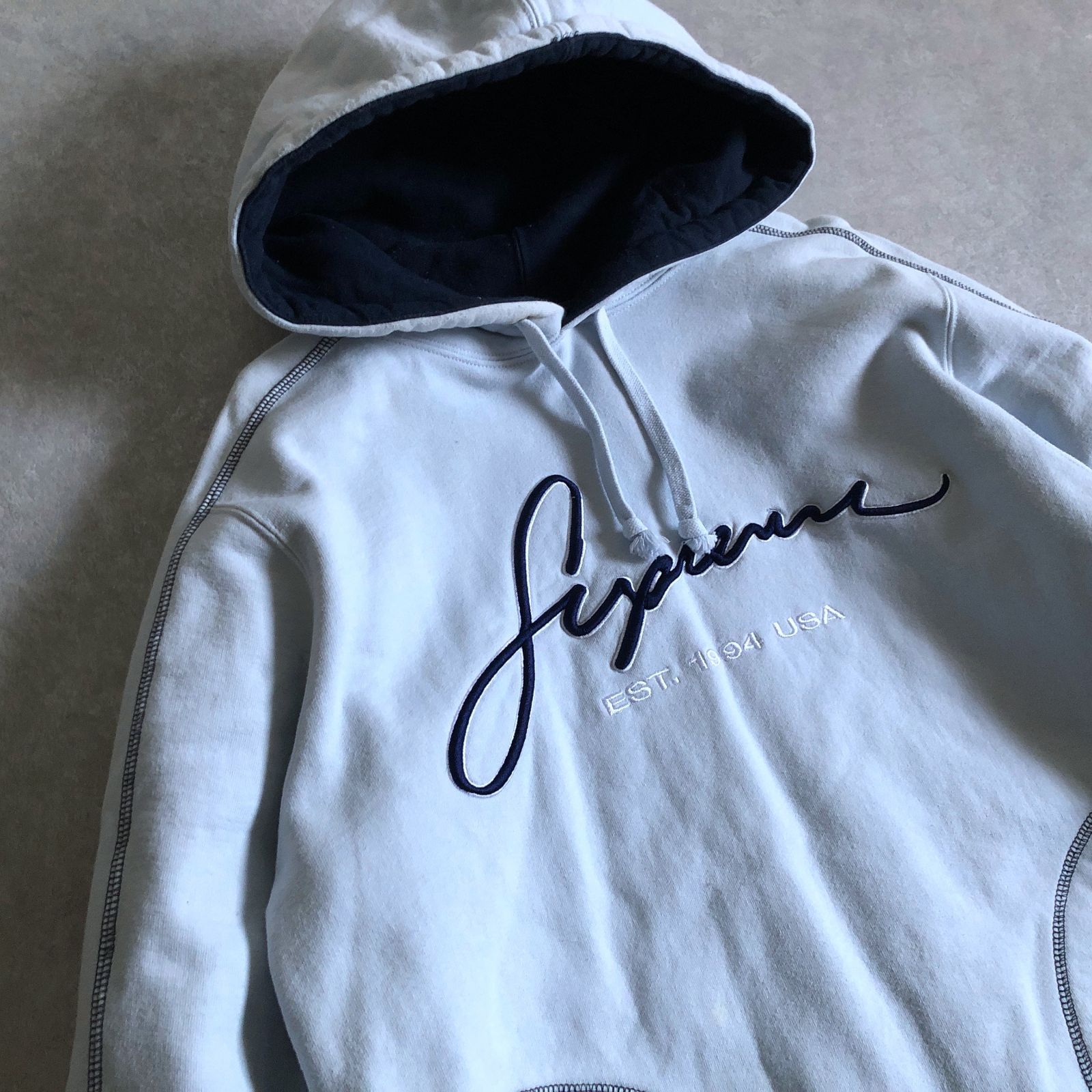 SUPREME シュプリーム　パーカー　筆記体刺繍　ロゴ入り　Classic Script Hooded ブラック　裏起毛　サイズM パーカー Supreme M 02078人気モデルシュプリーム 815刺繍ロゴシュプリーム☆筆記体刺繍ロゴ入りパーカー 筆記体