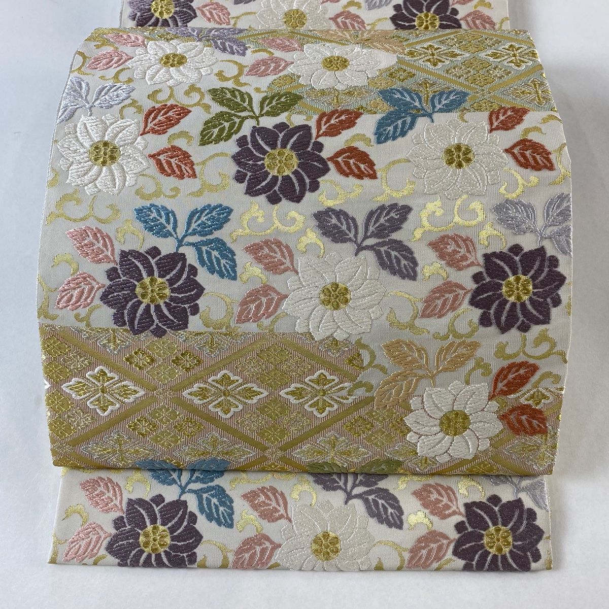 袋帯 美品 名品 花唐草 花菱 唐織 金糸 灰白 六通 正絹 【中古 