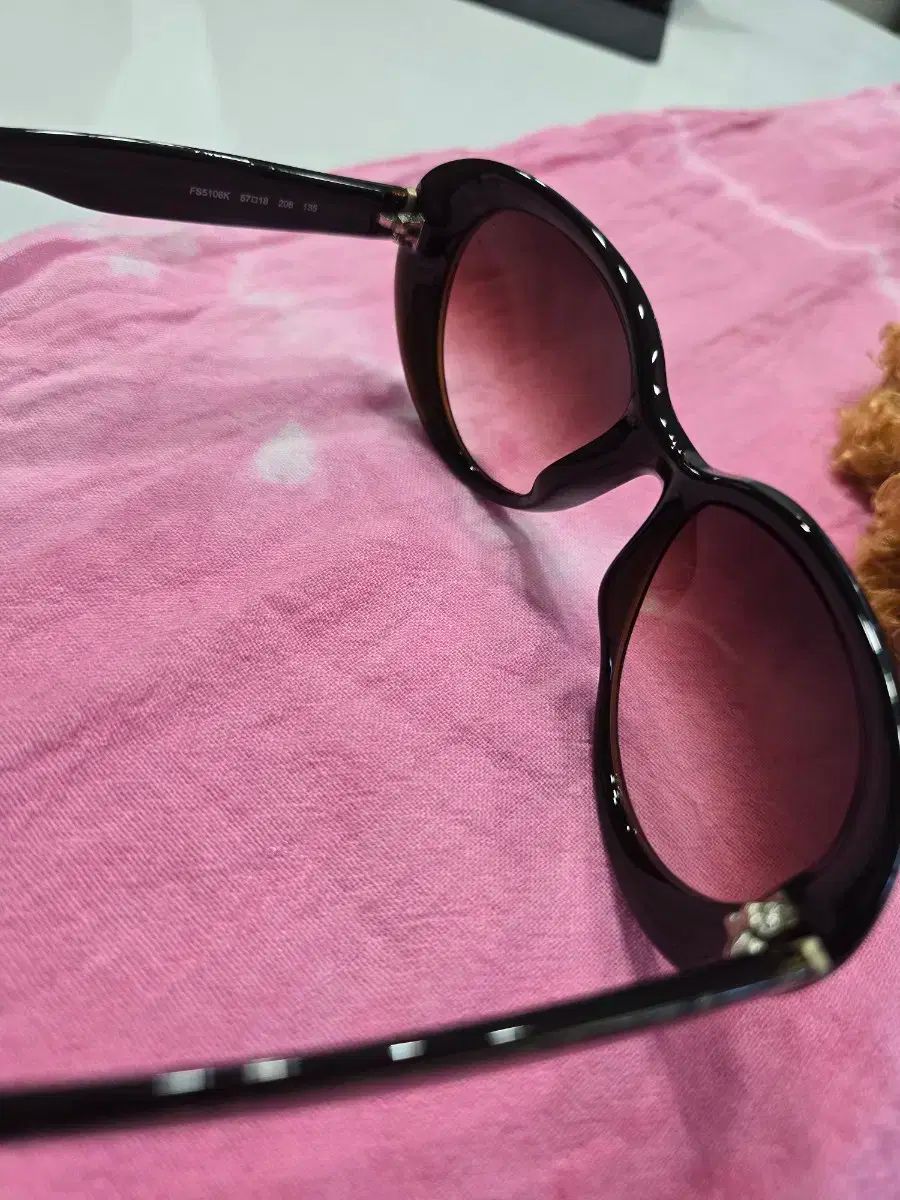 FENDI（フェンディ) FENDI サングラス ケース 付き - メルカリ