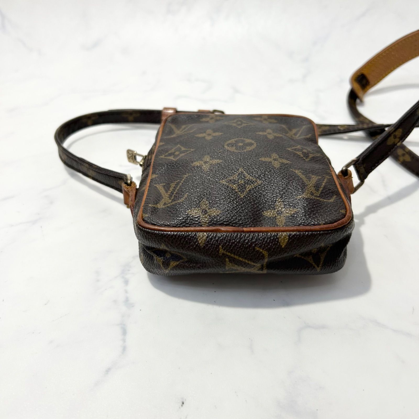 ルイヴィトン LOUIS VUITTON ショルダーバッグ ミニダヌーブ LOUIS VUITTON ルイヴィトン ミニダヌーブ モノグラム