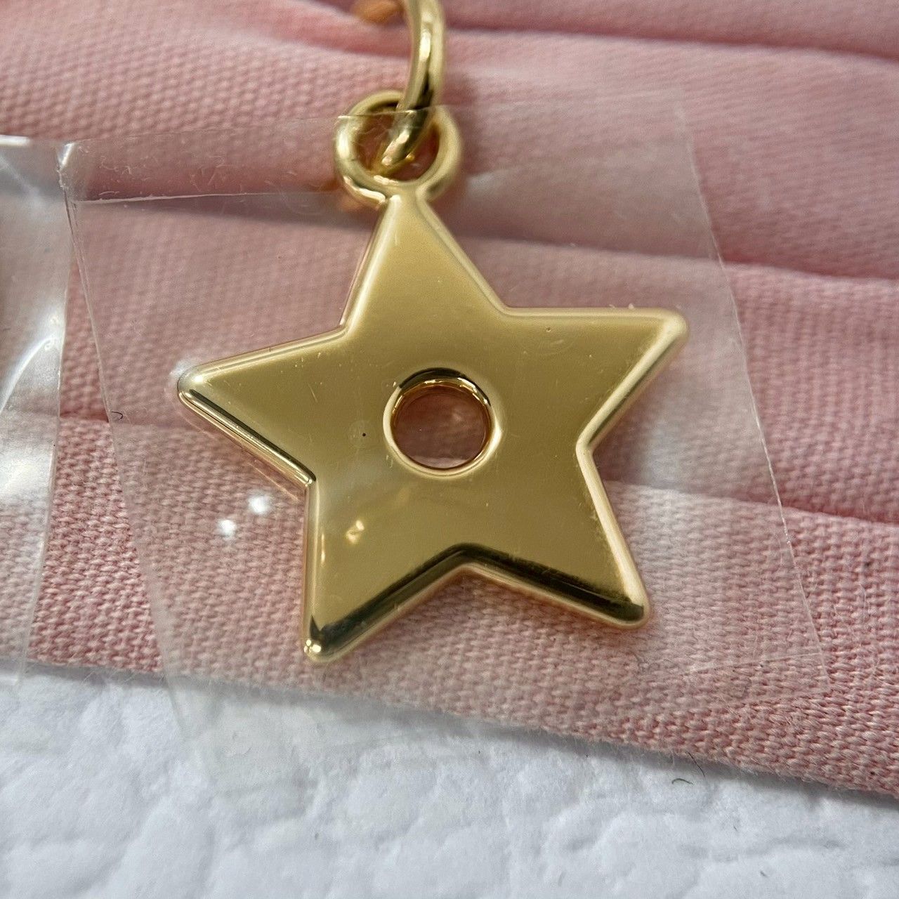 Dior ブレスレット ゴールド ノベルティ Dior（ブレスレット/バングル）のフリマアイテム一覧