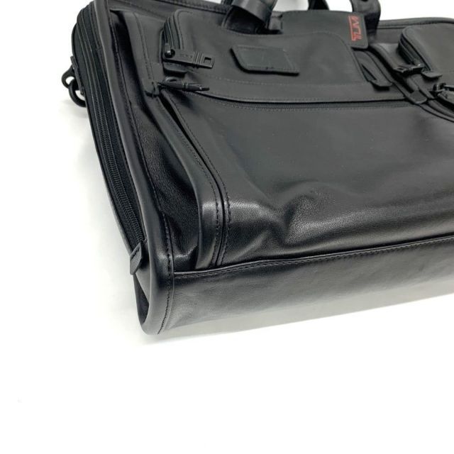 TUMI(トゥミ) ALPHA コンパクトラージスクリーンラップトップ