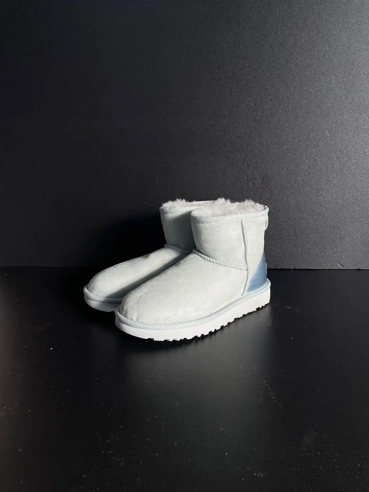 220 UGG アグ Classic ミニ II メタリック アイスバーグ ブーツ