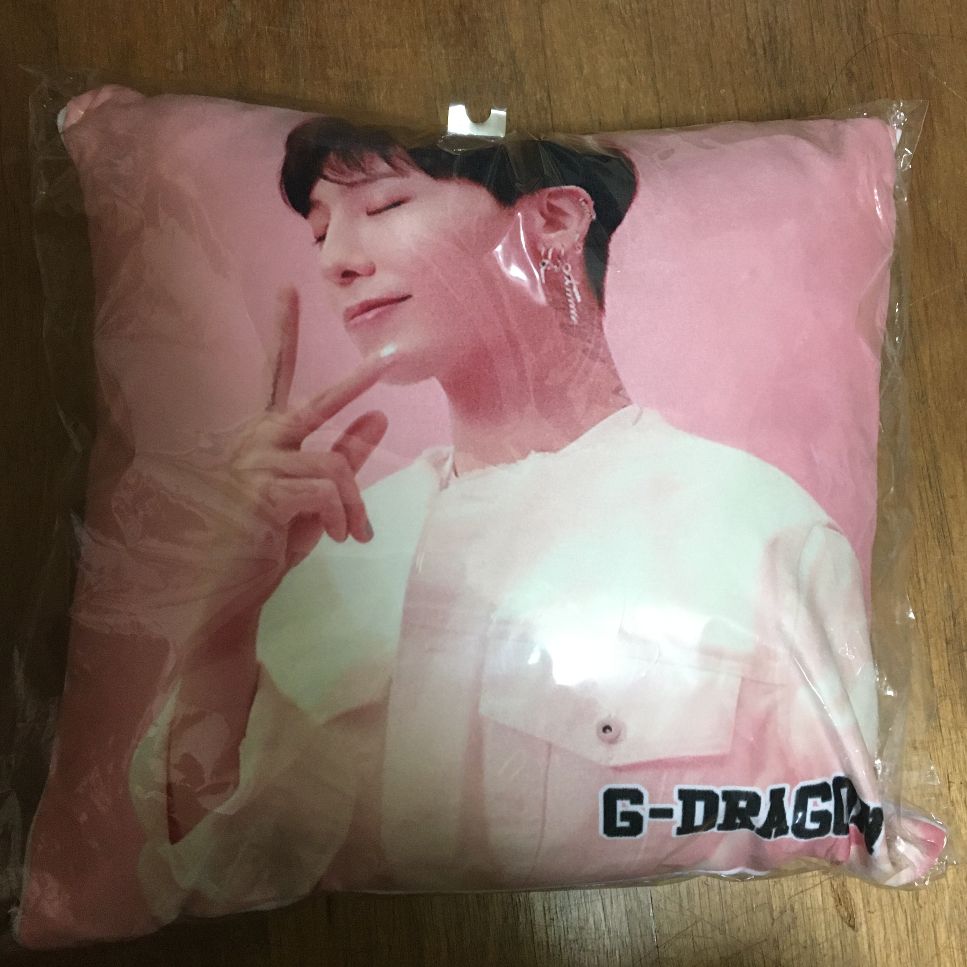 BIGBANG G-DRAGON ジヨン ぬいぐるみ クッション G-DRAGON BIGBANG ジヨン クッション - メルカリ
