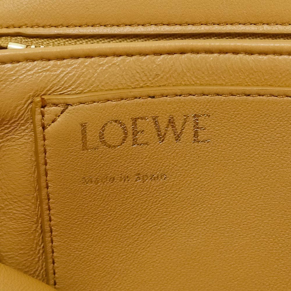 ロエベ LOEWE パファー ゴヤ チェーン ショルダー ハンドバッグ シャイニーナパラム レザー キャメル ブラウン 茶 ゴールド金具  AP40P41X01（未使用 展示品） - メルカリ