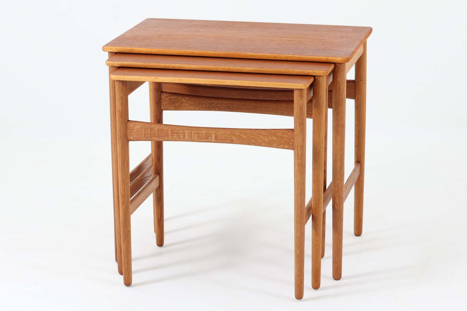 ボーコンセプト　BILLUND ビルン　ラウンドテーブル　BoConcept Billund round dining table | dining table | Billund | Morten